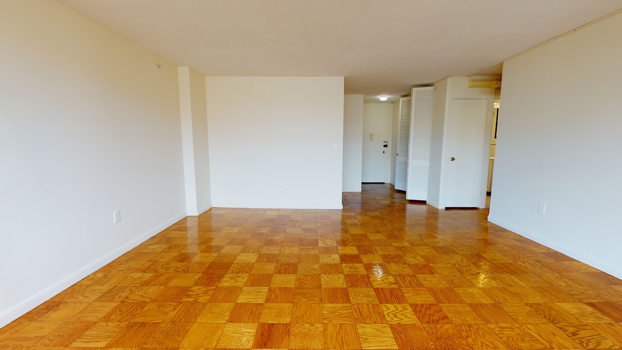 101 Monmouth St, Longwood