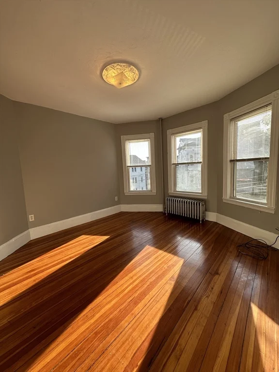 11 Sunset St, Mission Hill