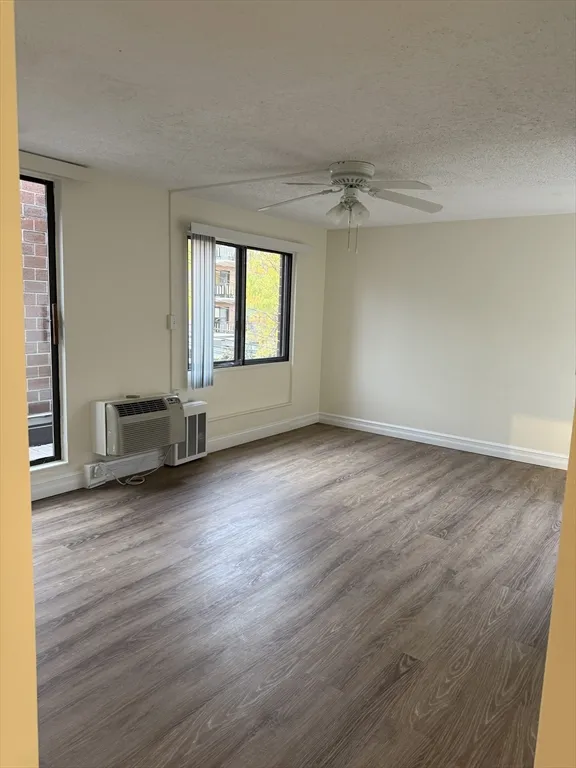 112 Centre St, North Brookline