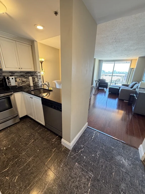 10 Museum Way, East Cambridge