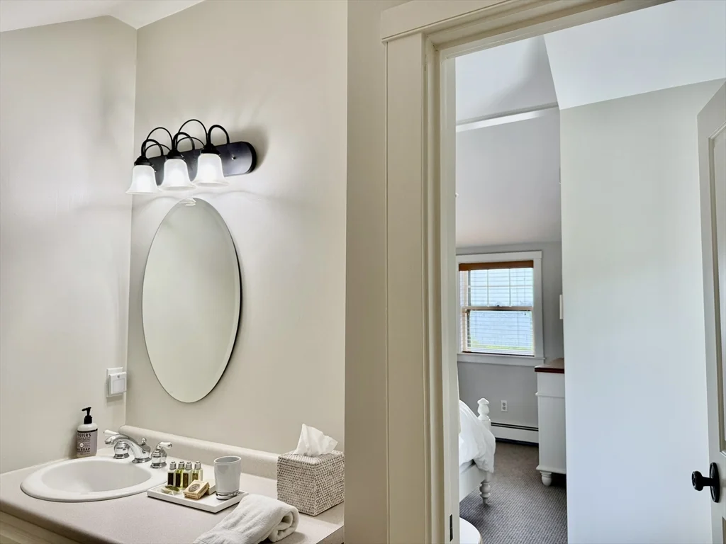 1 Pochick Ave, Nantucket