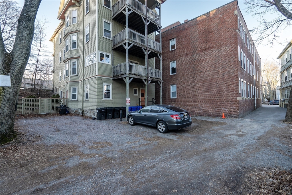 98 Cypress St, Emerson Gardens