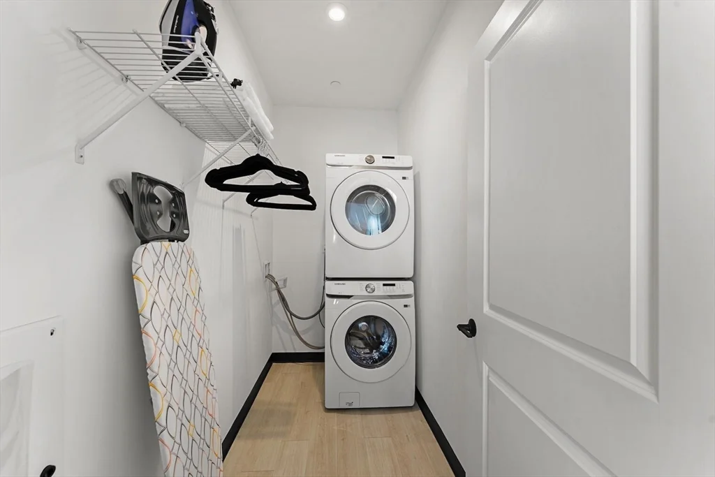 600 Broadway, Everett