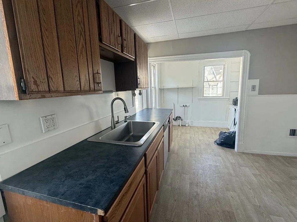 20 Henry Ave, Powder House Square