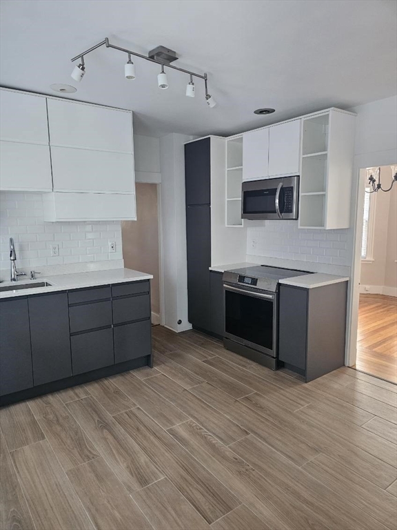 12 Glendale Ave, Teele Square