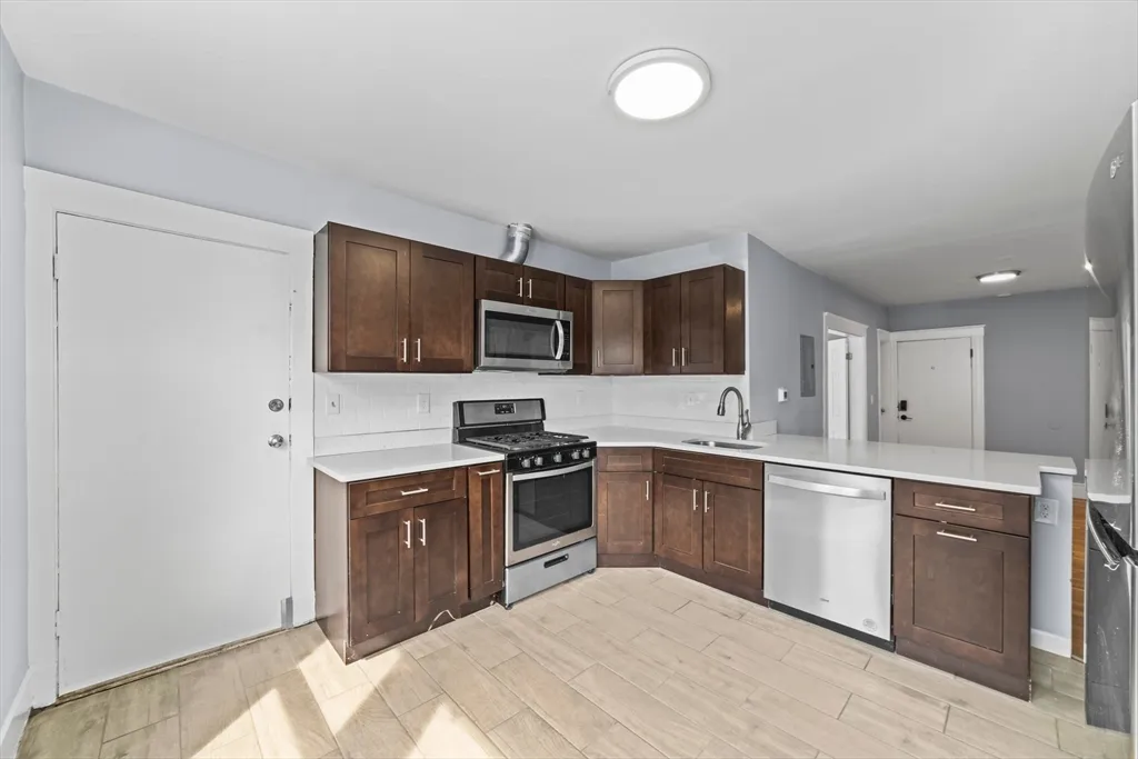 516 Washington, Brighton