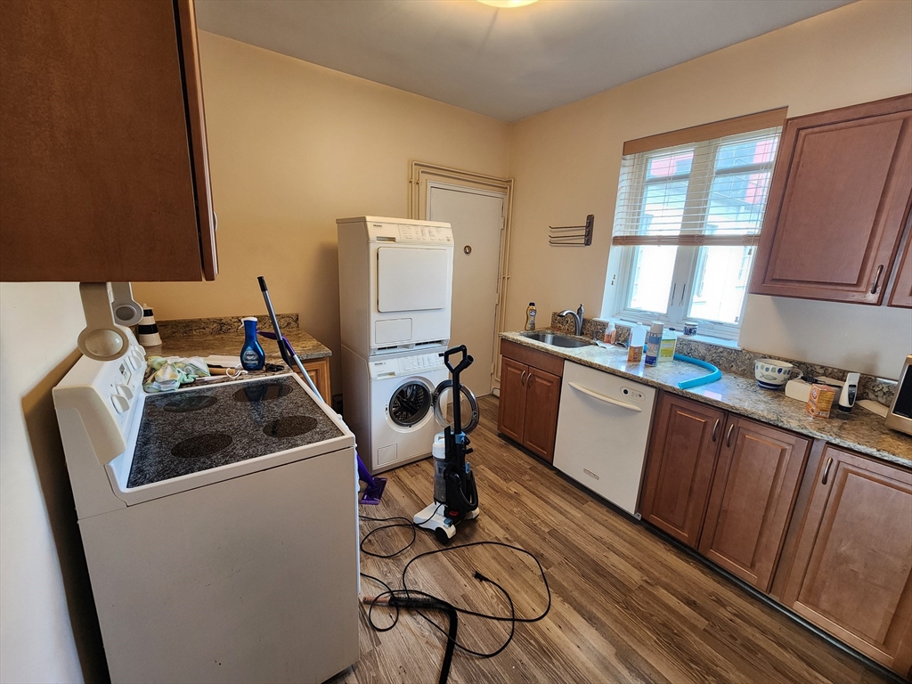 573 Washington St, Brookline