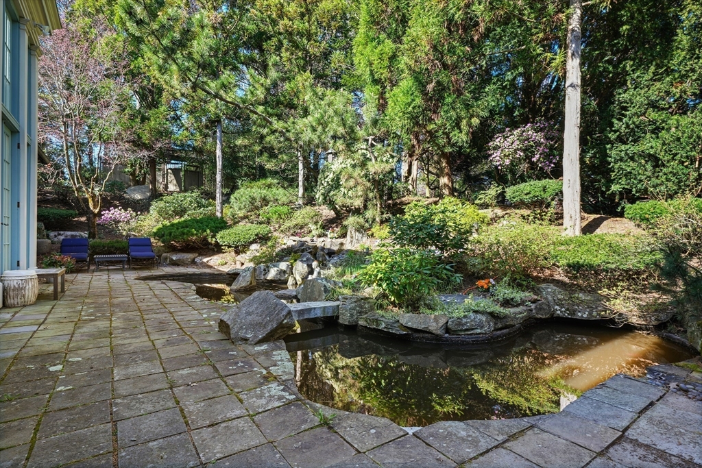 120 Cabot St, Chestnut Hill