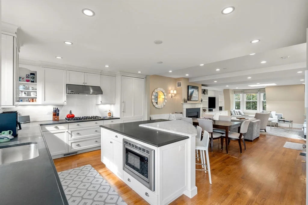 228 W Canton St, South End