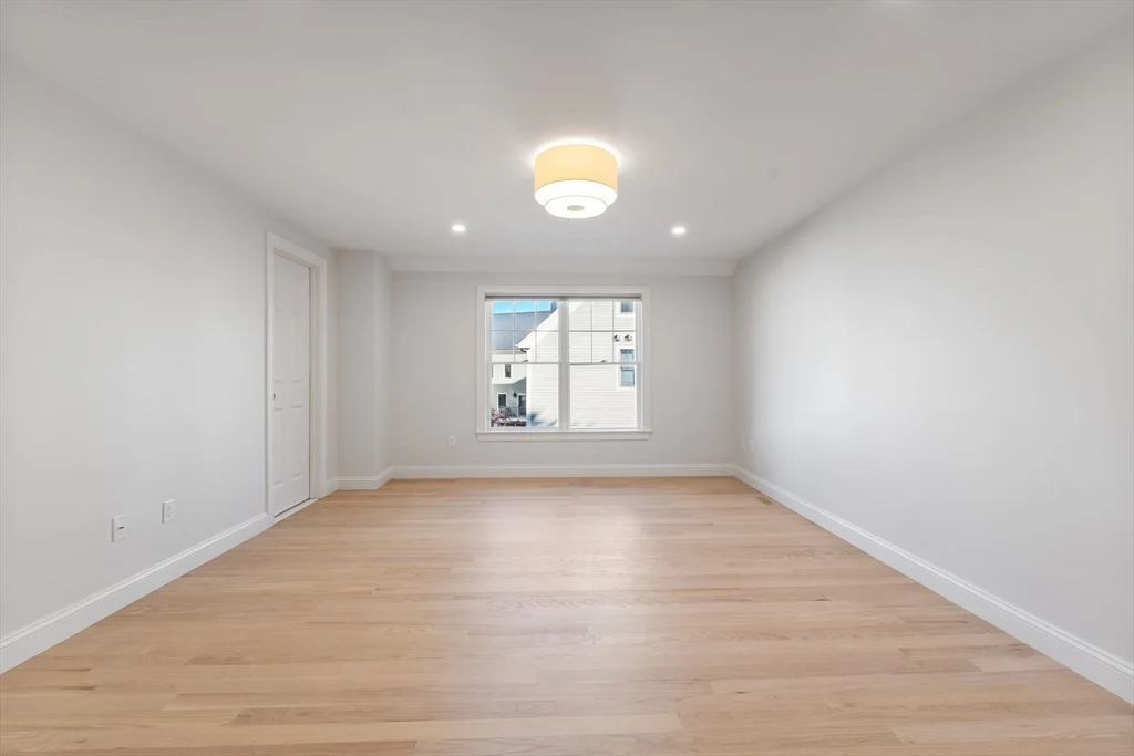 7 Chatham St, Watertown