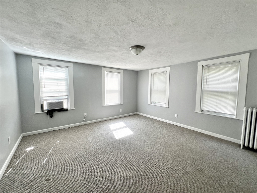 572 Main St, Watertown