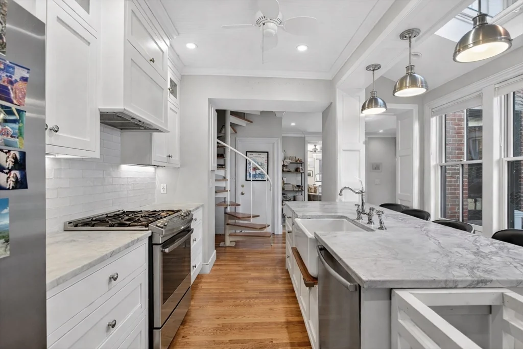 15 Mt Vernon St, Charlestown