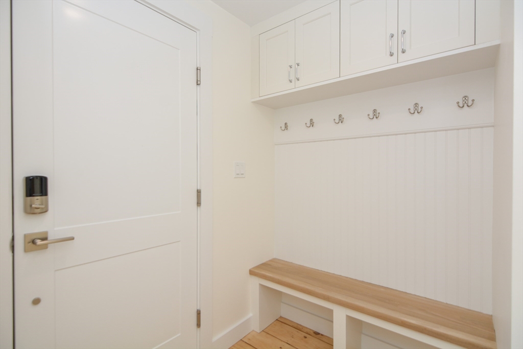 9 State St, Marblehead