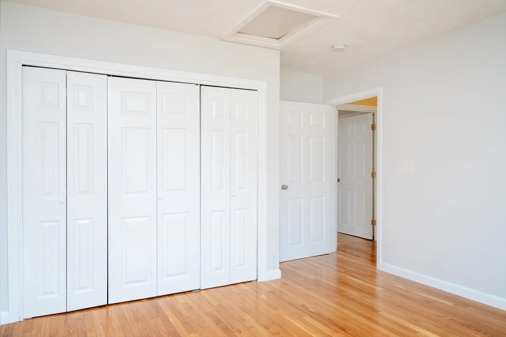 1083 Main St, Walpole