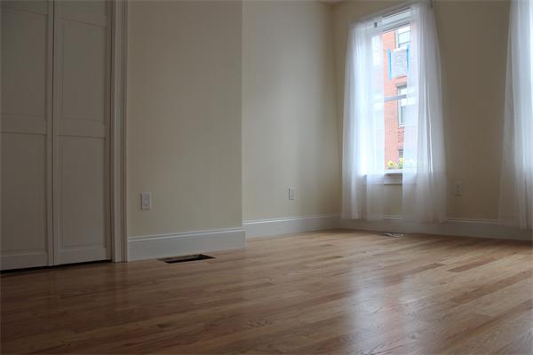 9 Chesterton St, Roxbury