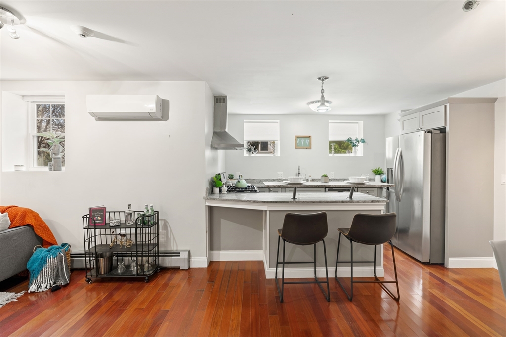 15 Millmont St, Roxbury