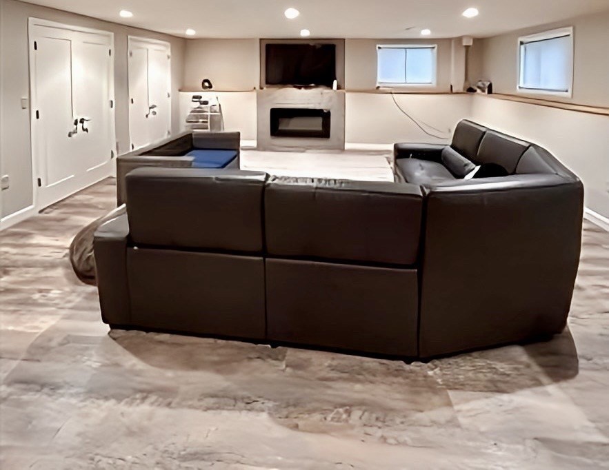 28 Tanglewood Rd, Newton