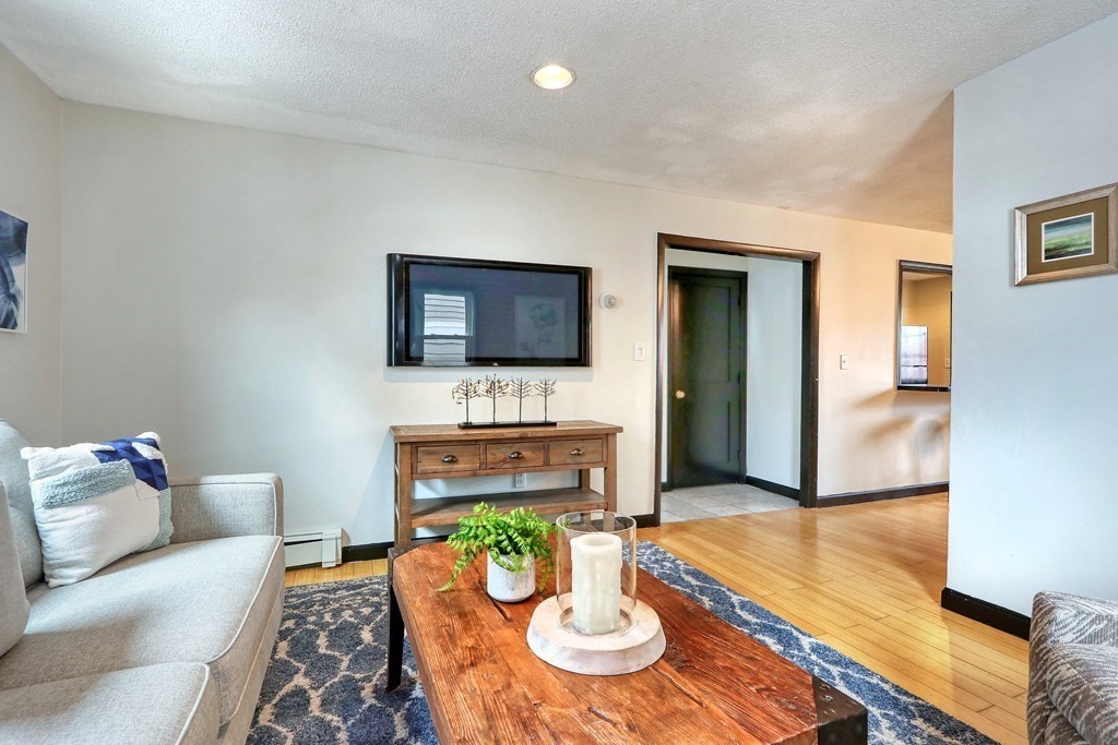 12 Jenkins St, South Boston