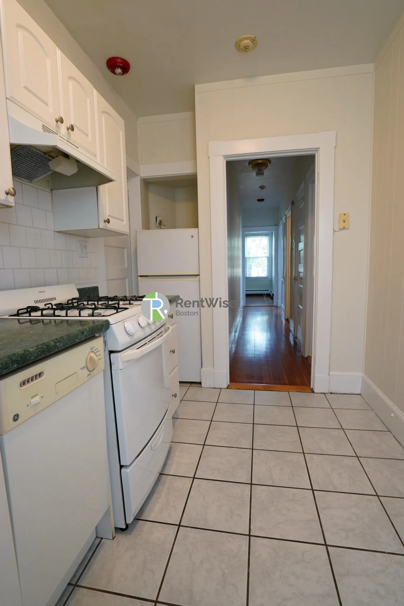 1 Ashford Ct, Allston