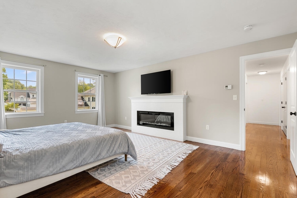 10 Carol Ave, Burlington