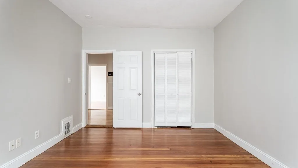 17 Cawfield, Boston