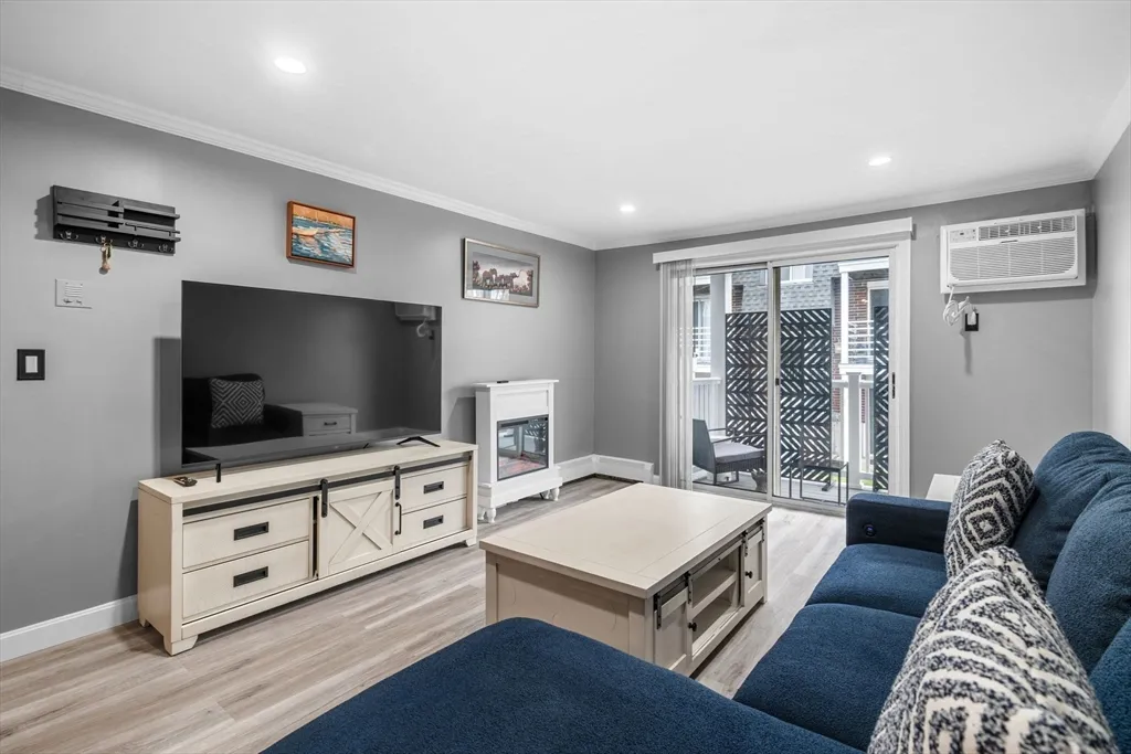 145 Essex Ave, Gloucester