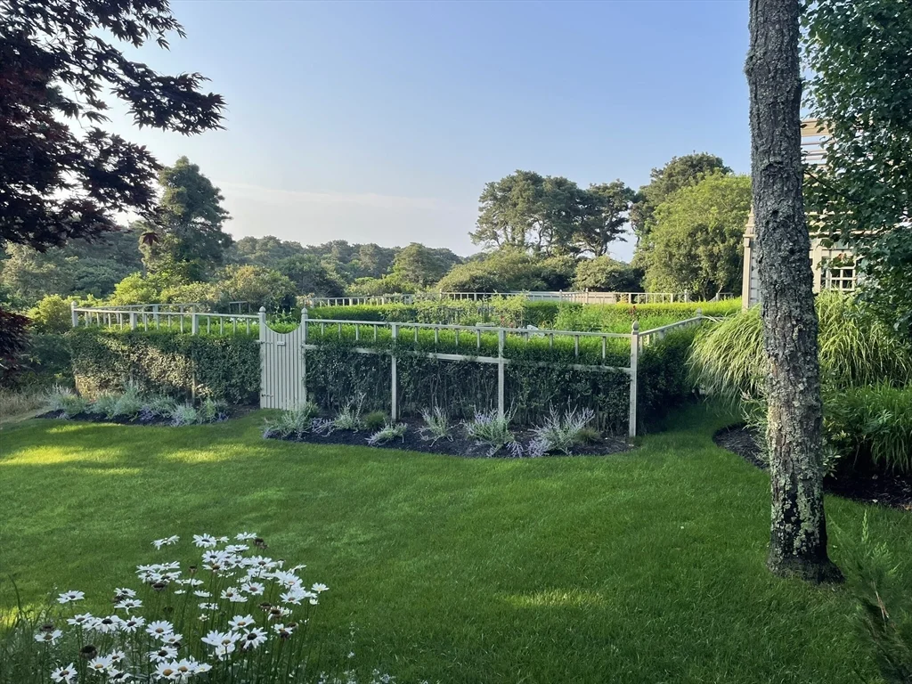 1A Pochick Ave, Nantucket