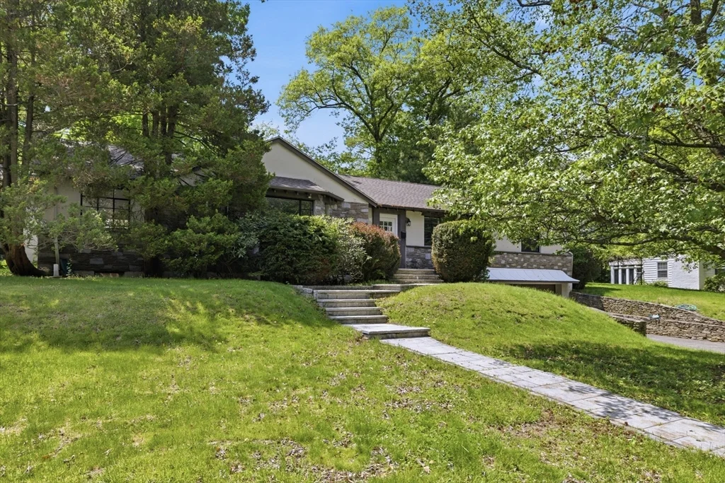 180 Eliot St, Chestnut Hill