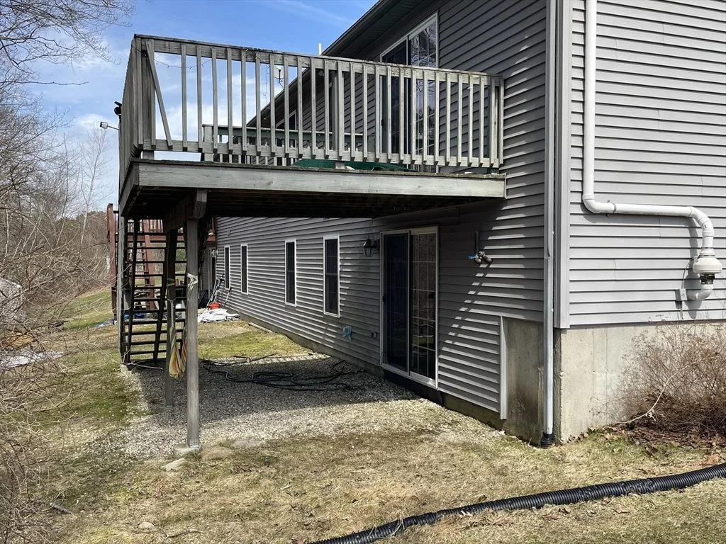 18 Misty Meadow Ln, Oxford