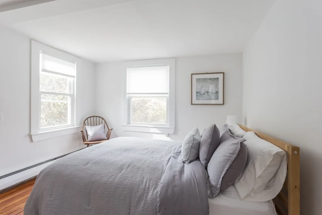 43 Bayview Rd, Great Neck