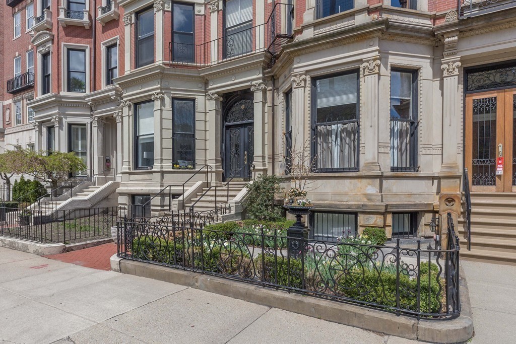 61 Commonwealth Ave, Back Bay