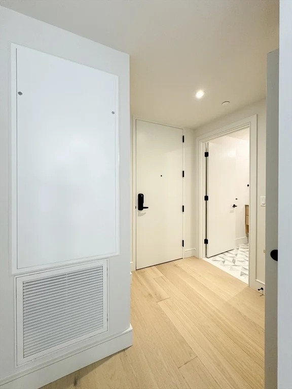 1 Nevins Hill Way, Brighton