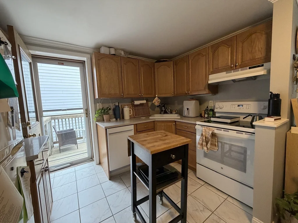 122 D St, South Boston