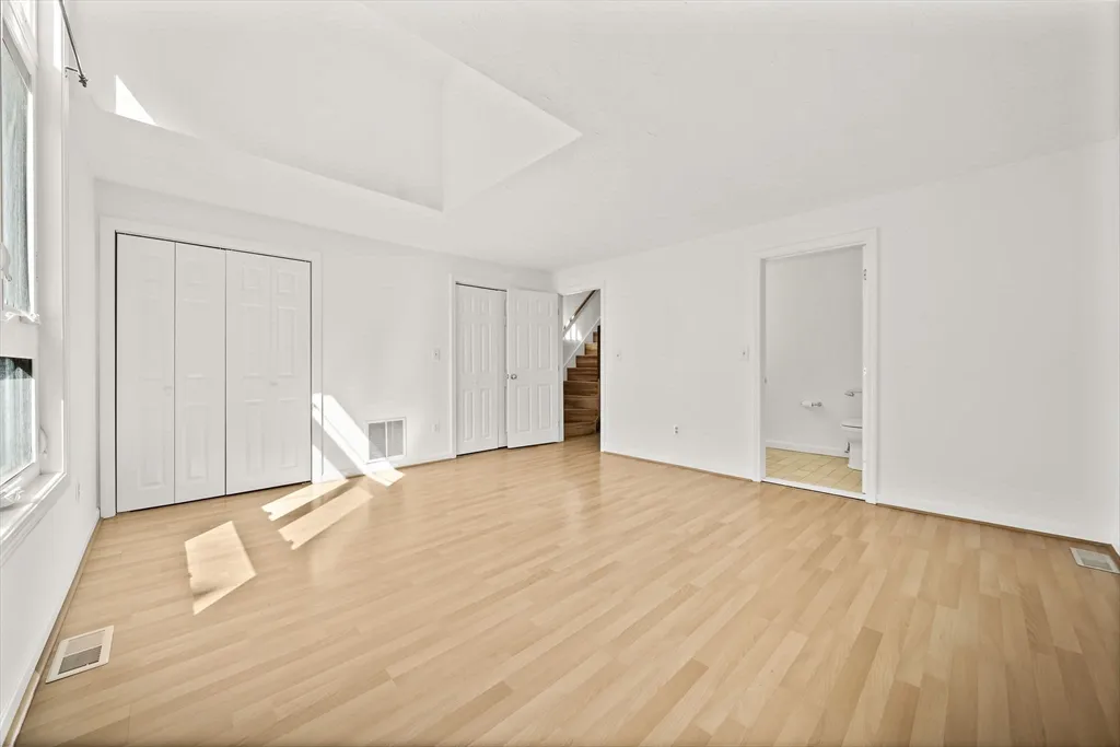 849 Boston Post Rd, E, Marlborough