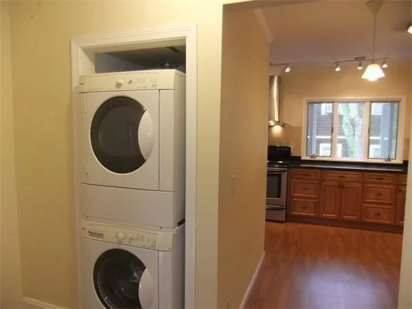 10 Bradford St, Quincy