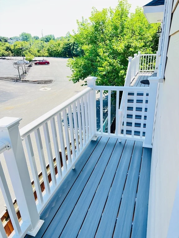 75 Brackett St, Quincy