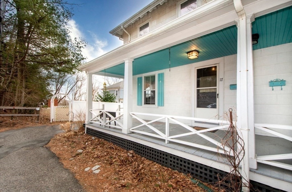 17 Suosso Ln, Plymouth