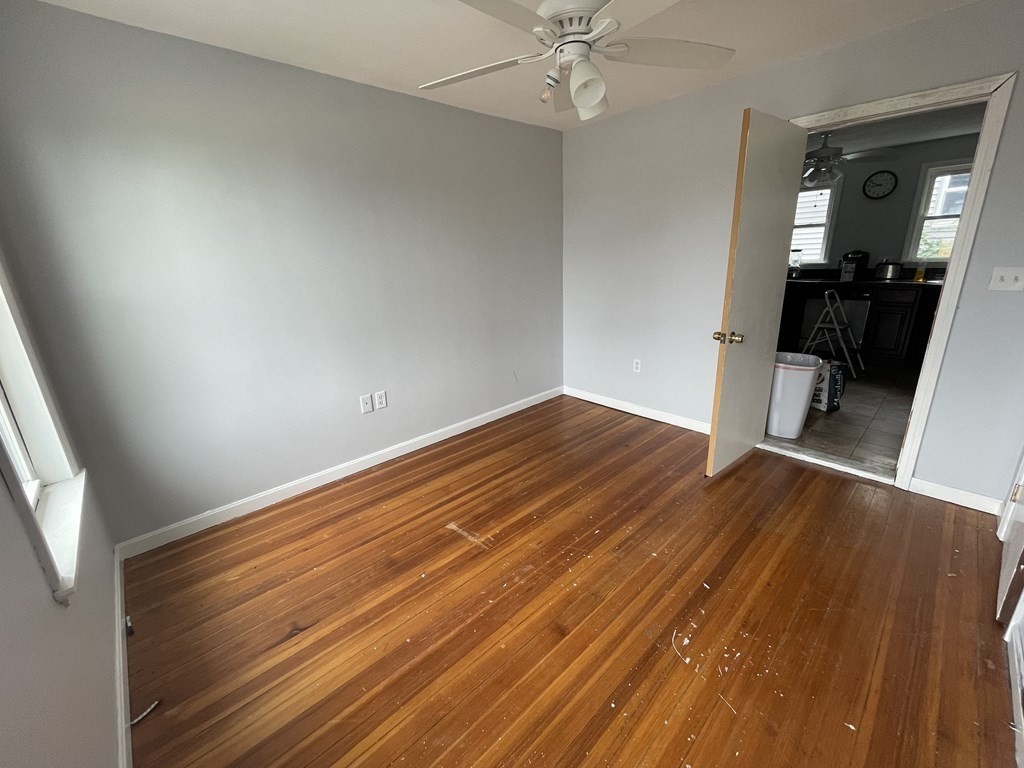 9 Maine Ave, East Somerville