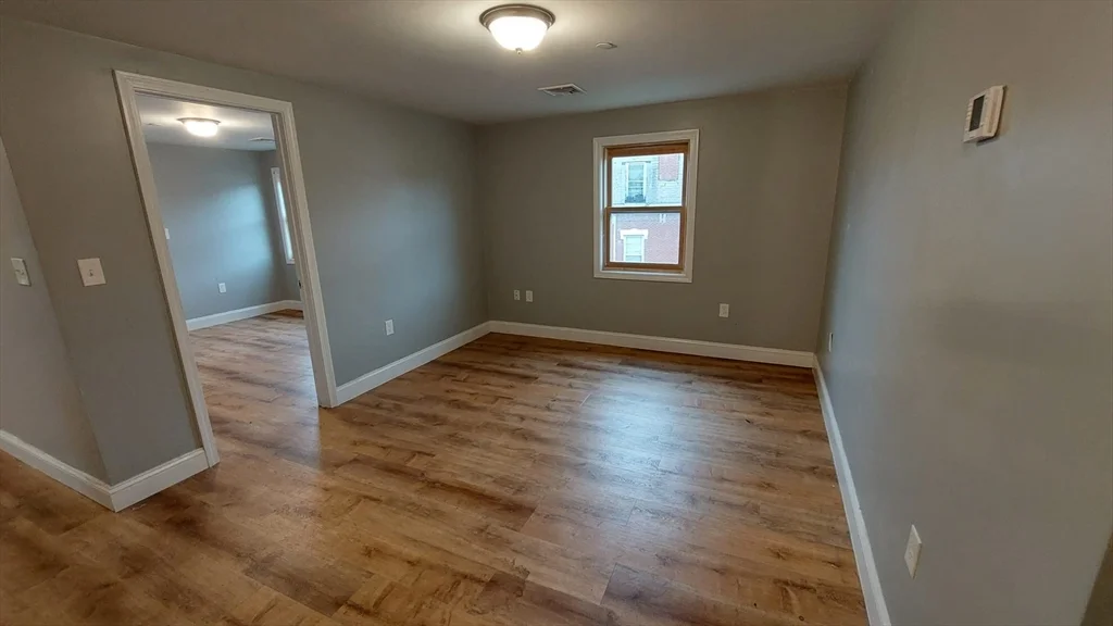 47 Dale St, Roxbury
