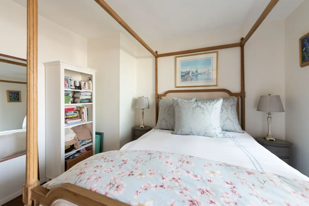 85 E India Row, Waterfront