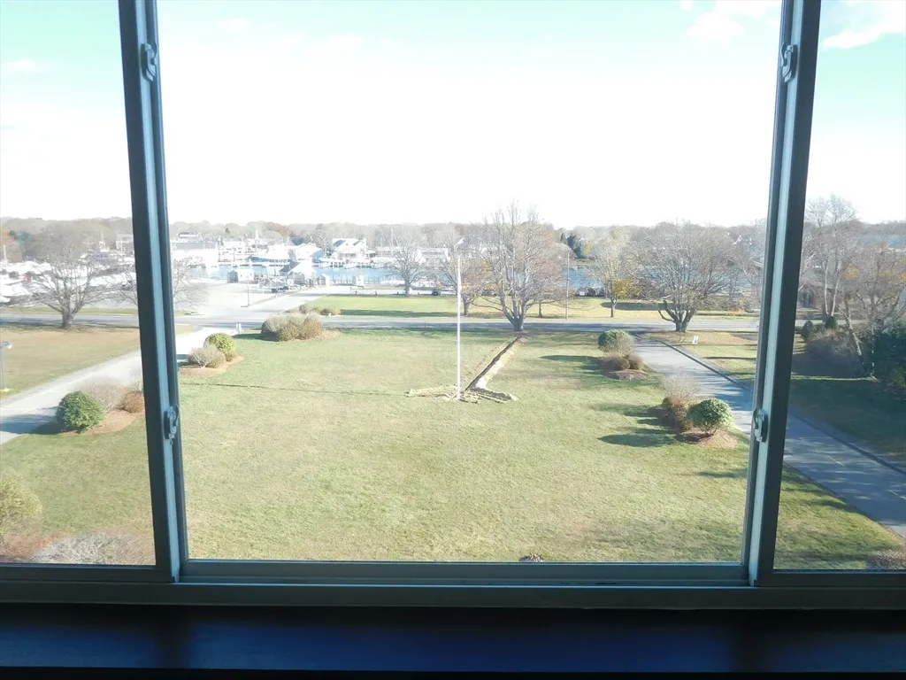 135 Scranton Ave, Falmouth