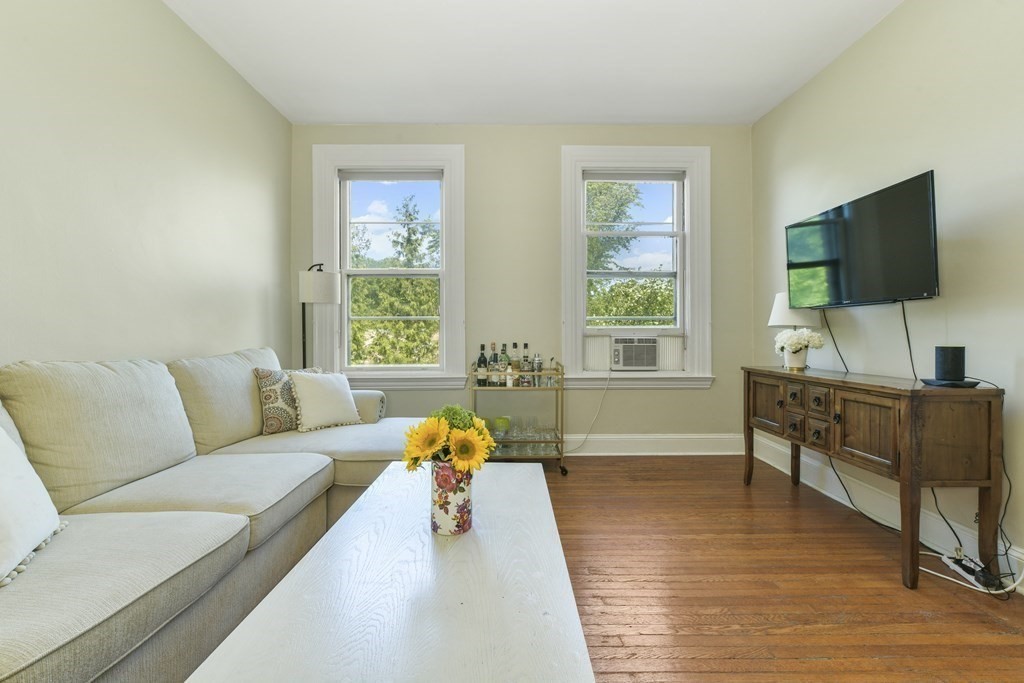 1060 Beacon St, Coolidge Corner