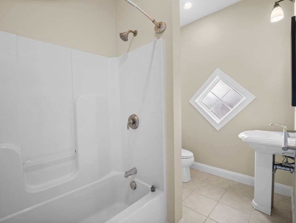 63 Varnum Ave, Lowell