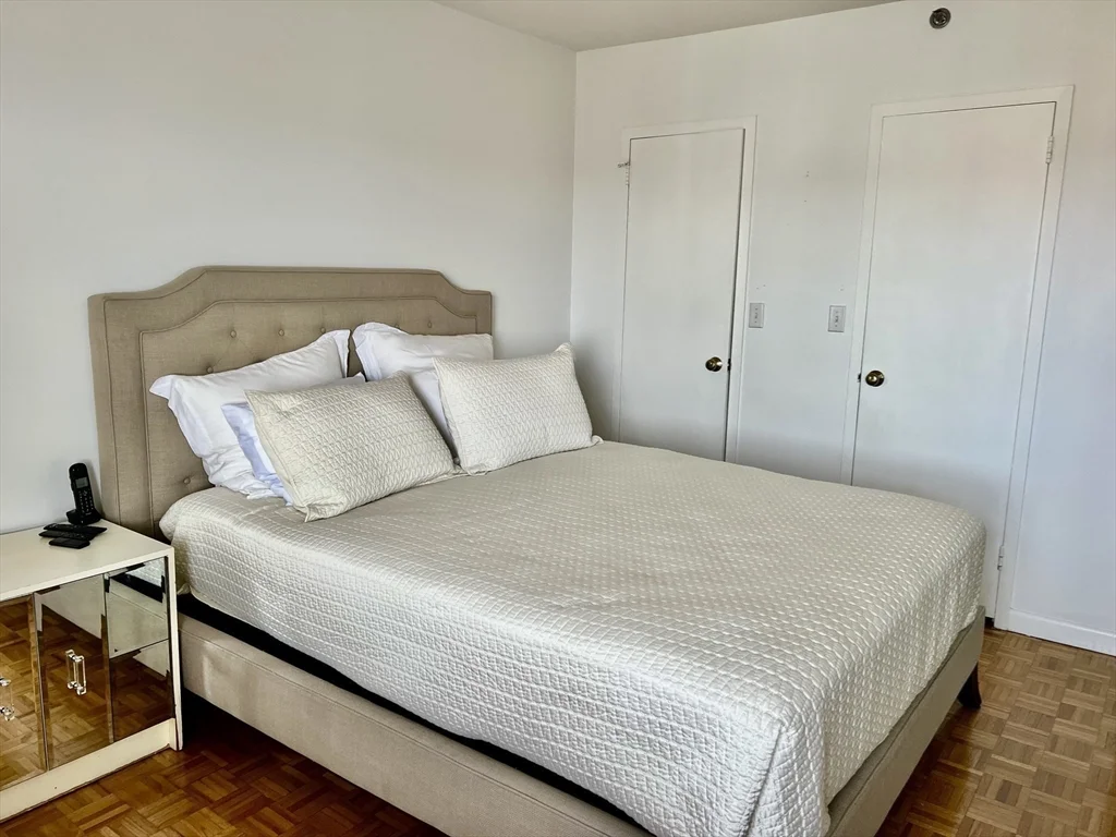 300 Lynn Shore Dr, Lynn