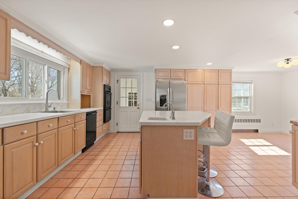 177 Main St, Wayland
