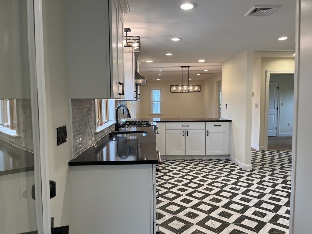 8 Lyman Ave, Medford