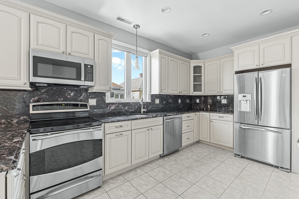 76-78 Bradbury Ave, Medford