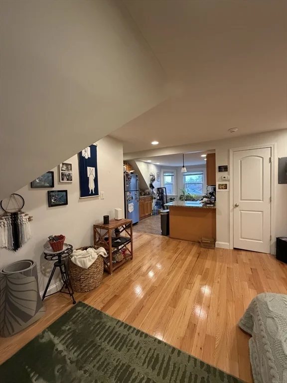 290 Adams St, Abington