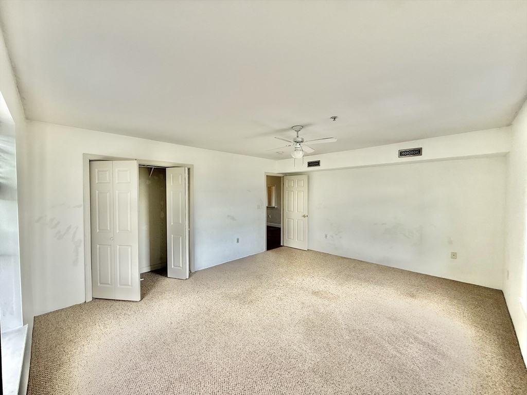 86 E Howard St, Quincy