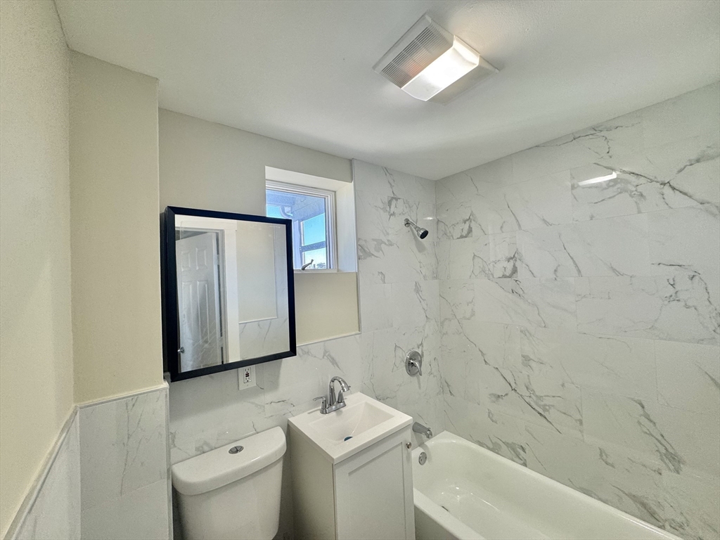 961-963 Broadway, Everett